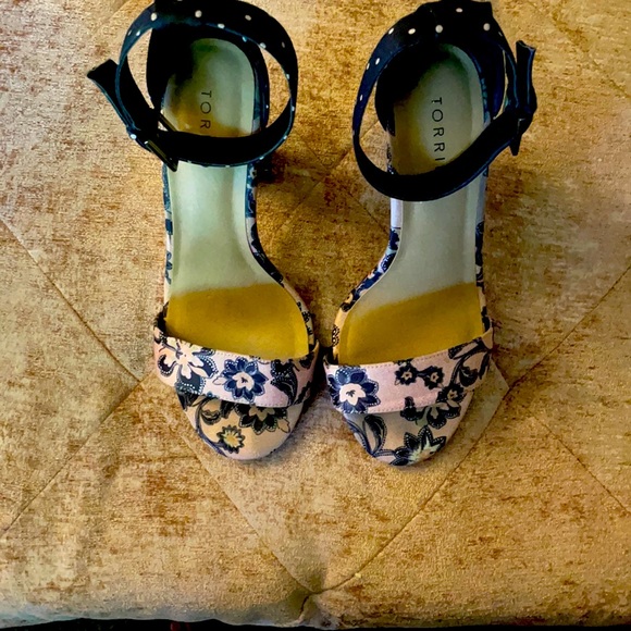 Torrid Heels - Picture 2 of 3